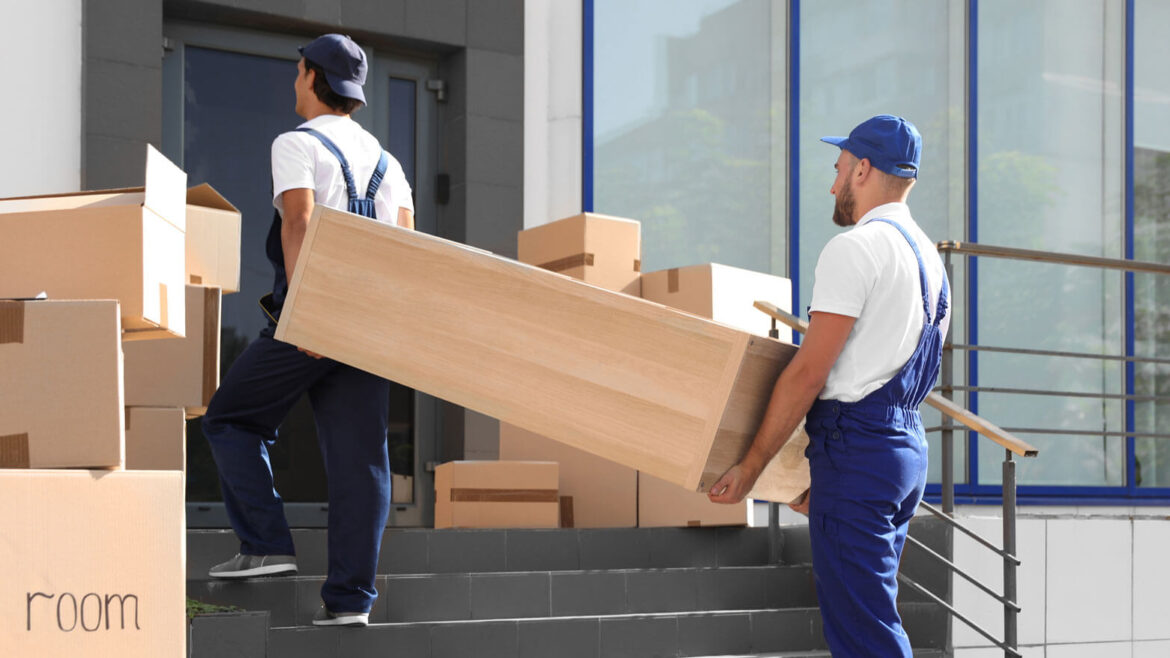 How To Hire Interstate Removalists On Rainy Days